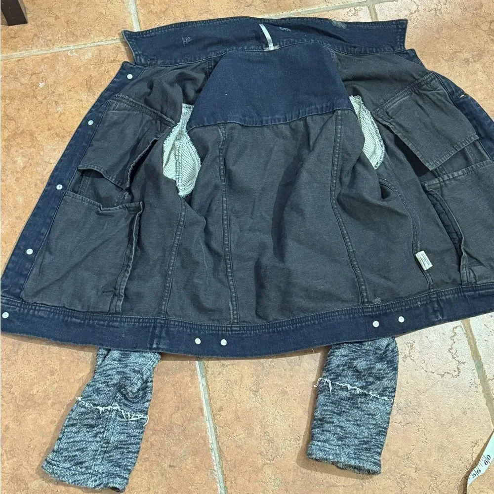 Free People Black Distressed Denim Jacket with‎ Knit Sleeves size M - Picture 6 of 10